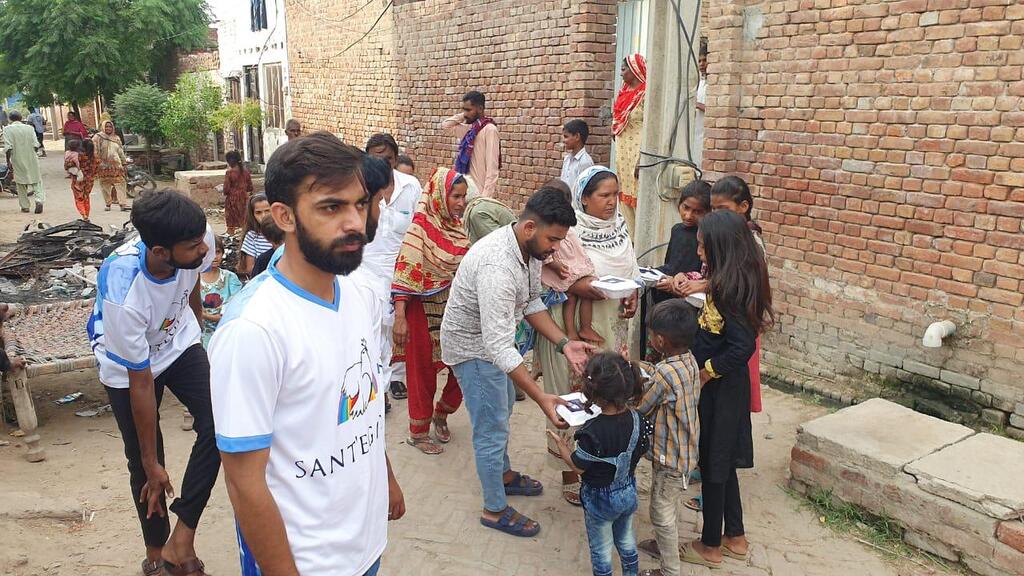 在巴基斯坦，费萨拉巴德圣艾智德团体为贾兰瓦拉极端主义暴力事件中的基督教家庭受害者提供援助
